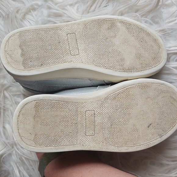 Fabkids cool cat shirt and hi-top sneaker combo - Picture 6 of 7